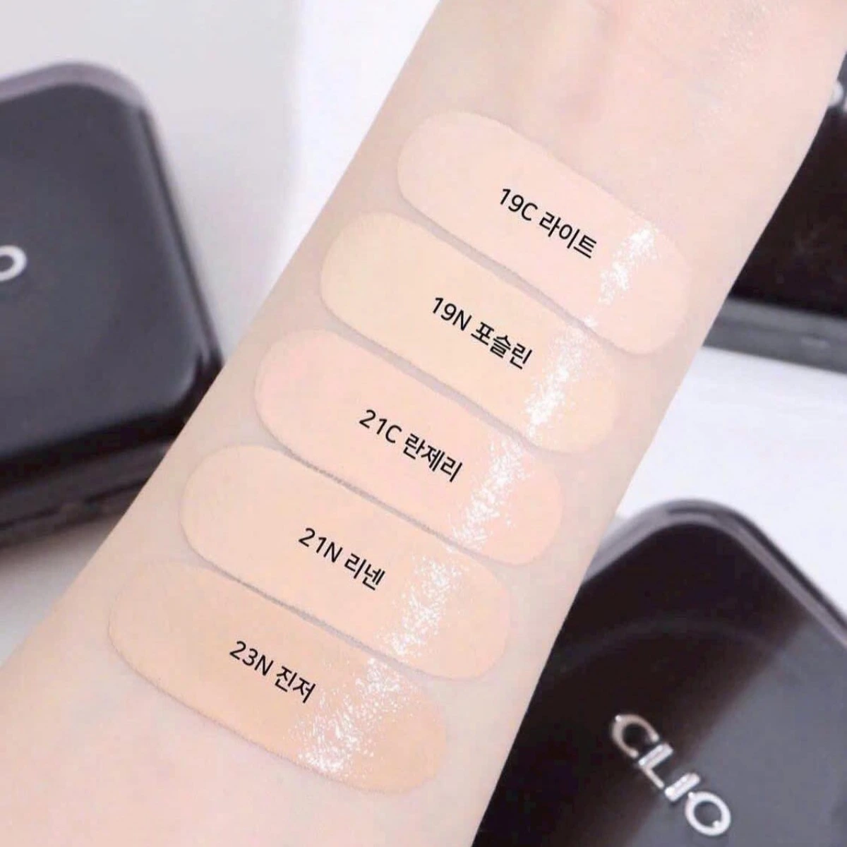 Phấn Nước Trang Điểm Clio Kill Cover Founwear Cushion SPF40 PA++ (kèm lõi) Phấn Nước Trang Điểm Clio Kill Cover Founwear Cushion SPF40 PA++ (kèm lõi)